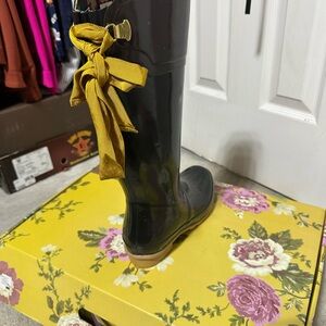 Joules rain boots. Size 7.